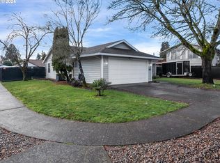 308 E Foothills Dr, Newberg, OR 97132