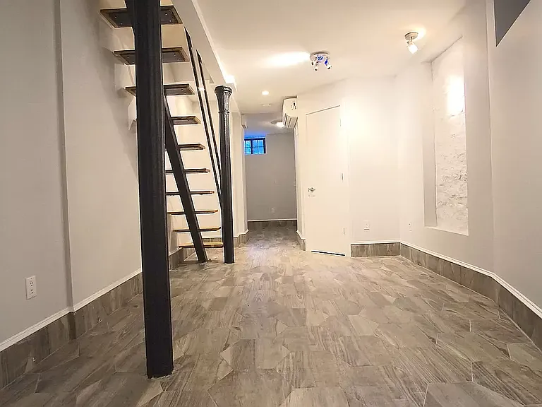 381 S 3rd St #1-C — Photo 7