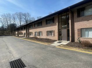 4076 Sanlin Dr, Coraopolis, PA 15108