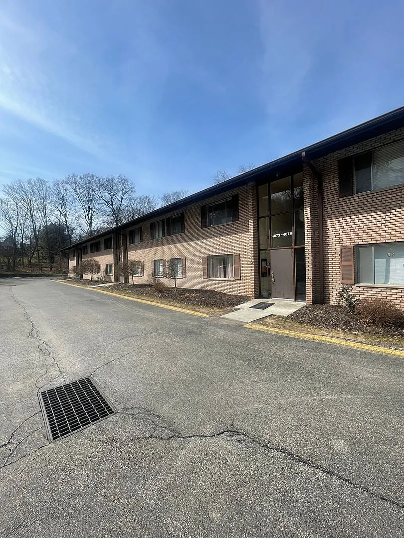 Building Photo - 4076 Sanlin Dr