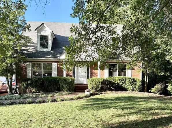 1404 Walnut Way, Bowling Green, KY 42104