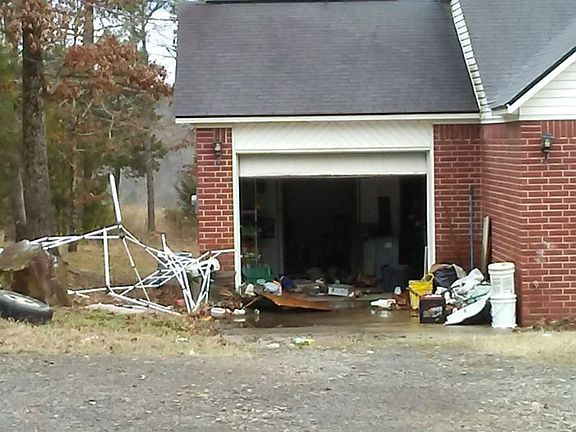 3rd image of 101 Logan Ln