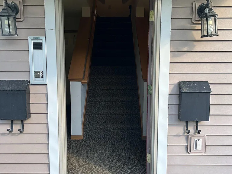 635 E Dayton St — Photo 3