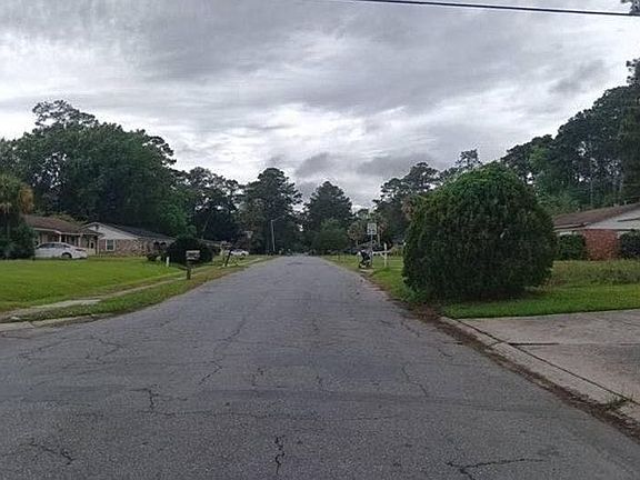 4th image of 403 Woodley Rd