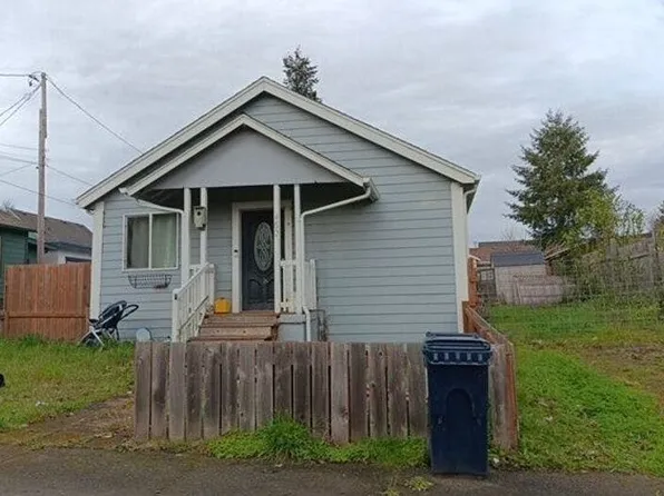 460 E 7th St, Coquille, OR 97423