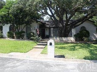 5918 Winterhaven Dr, Windcrest, TX 78239