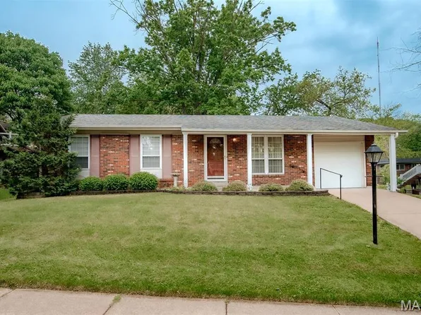 9901 Chileswood Dr, Saint Louis, MO 63126