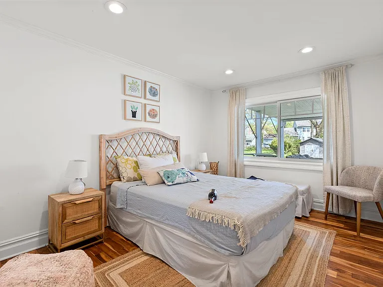 80 Soundview Dr — Photo 20