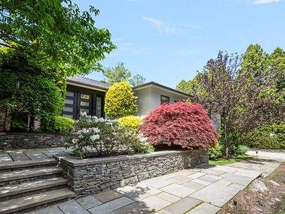 20 Woodland Ter, Providence, RI, 02906