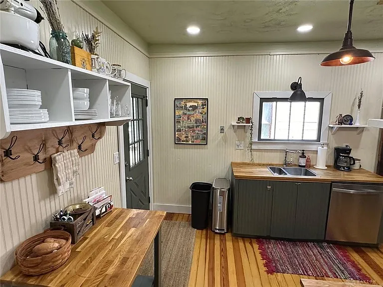 2319 S Dixie Dr — Photo 15