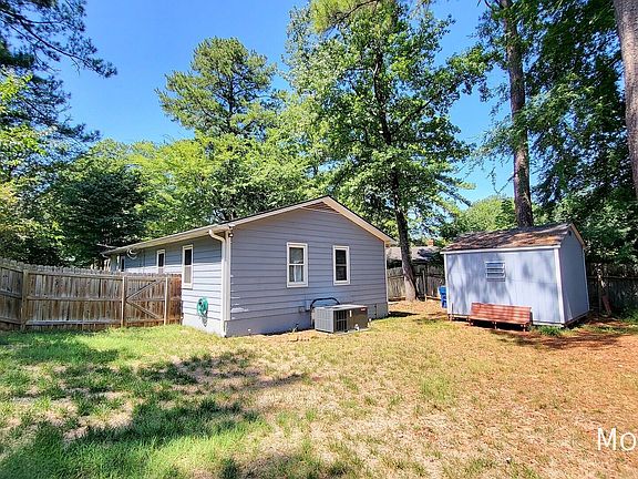 5th image of 908 Brighton Rd