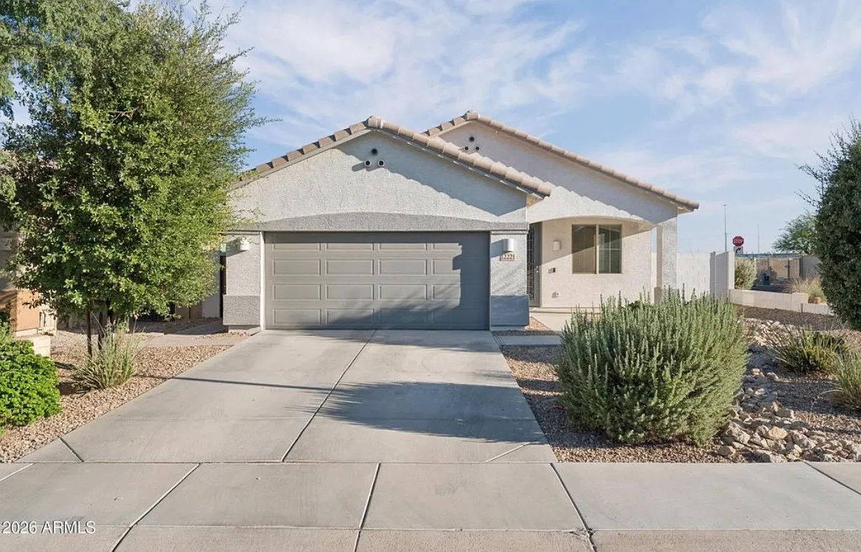 3 bed, 1270 sqft, $2,500 — Photo 1