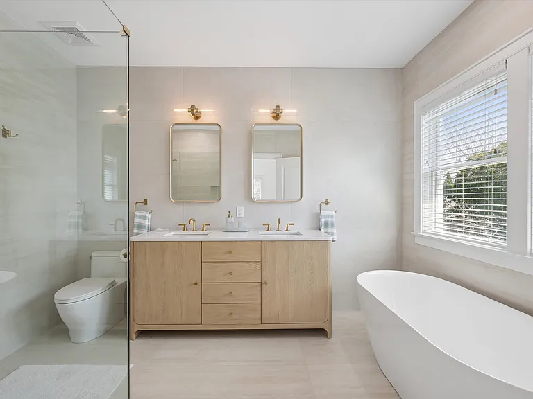 10 Peconic View Ct — Photo 12