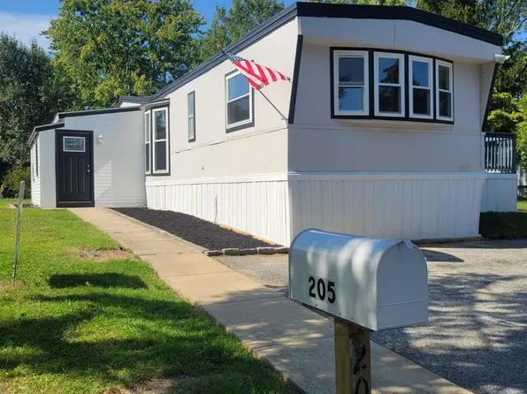205 Adams Ave, Williamstown, NJ 08094
