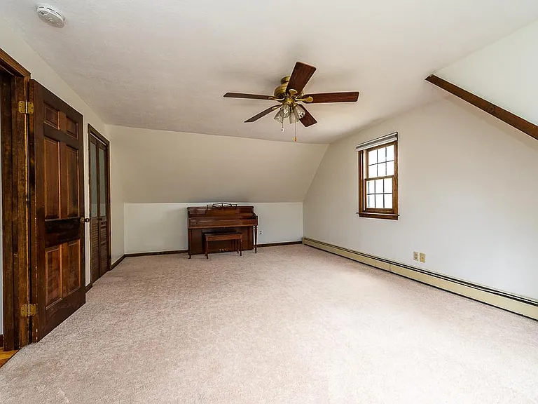 131 Hemlock Dr — Photo 30