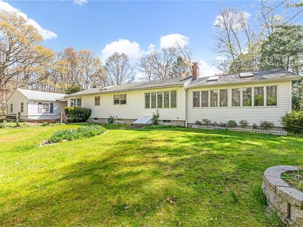 243 Tomaquag Rd, Ashaway, RI 02804