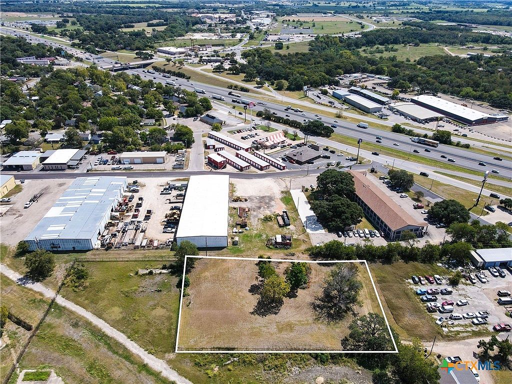 305 N Head St, Belton, TX 76513 | Zillow