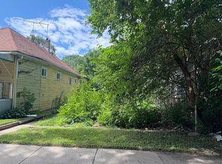 8032 S Manistee Ave, Chicago, IL 60617