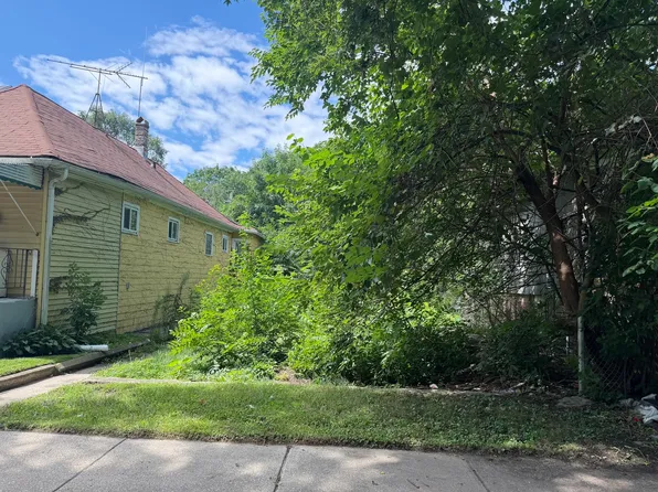 8032 S Manistee Ave, Chicago, IL 60617