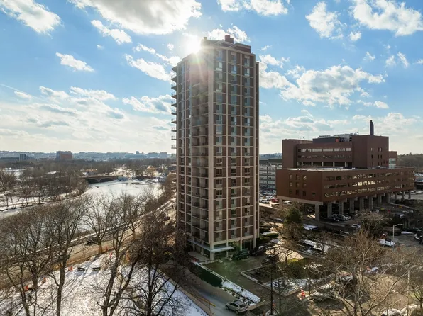 1010 Memorial Dr APT 6F, Cambridge, MA 02138