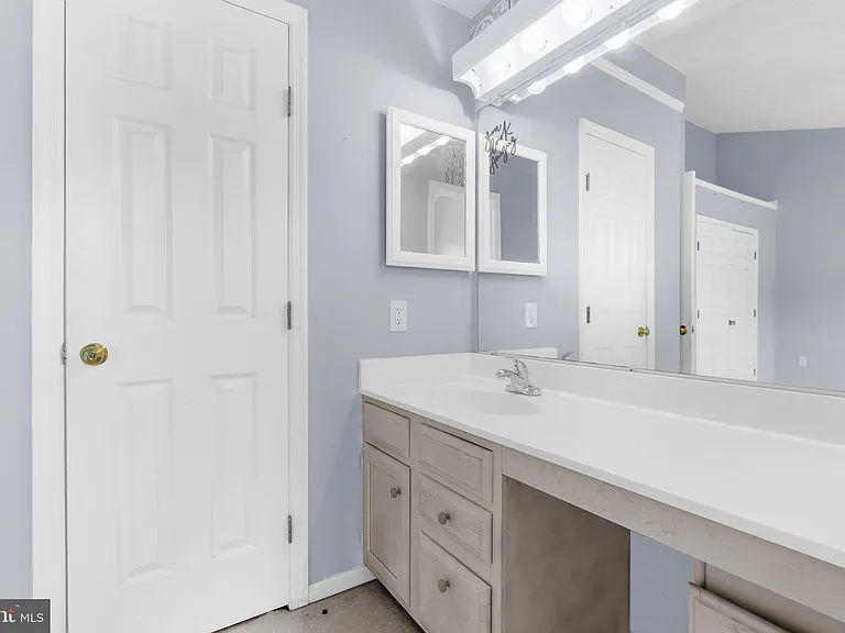 41 Queen Catherine Ct #A — Photo 27