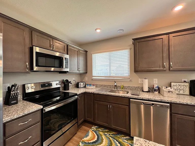 7876 Ellington Ct — Photo 4