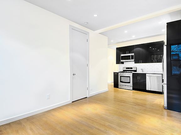 5th image of 199 Prince St APT 10