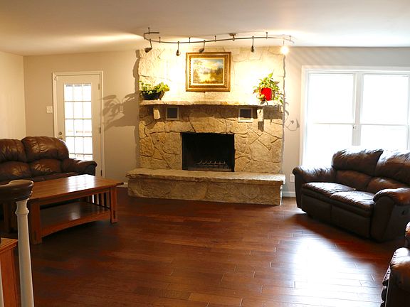 3rd image of 18455 Westwood Dr