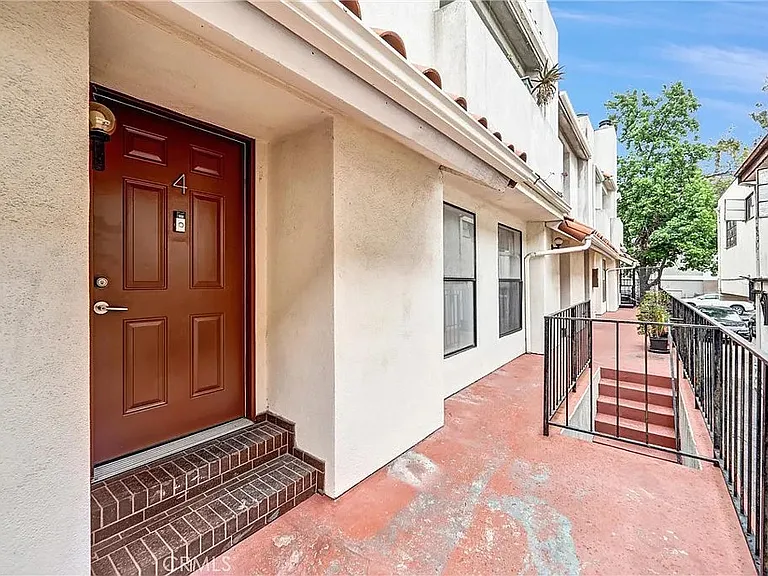 219 N Isabel St #4 — Photo 43