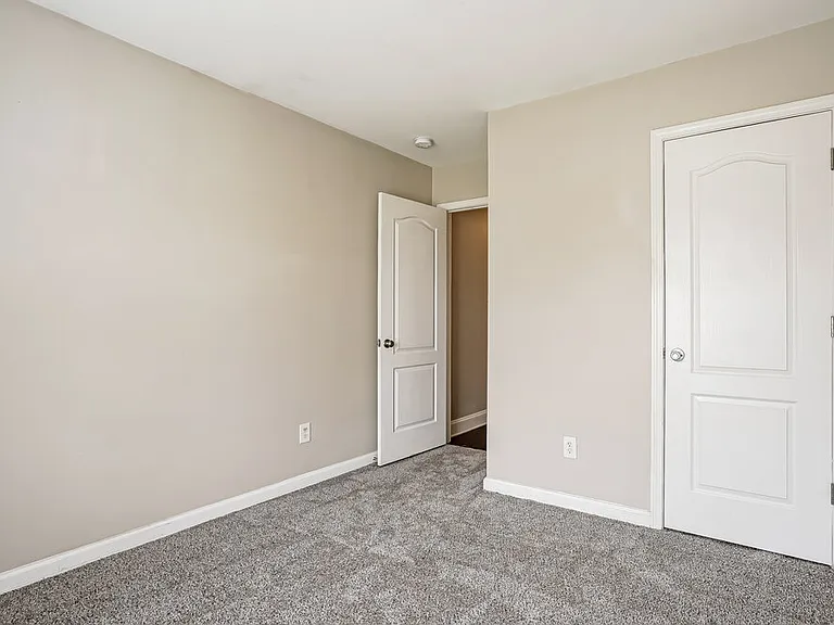 535 Kerriann Ln — Photo 12