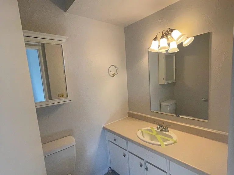 2100 Queensbury Rd — Photo 9