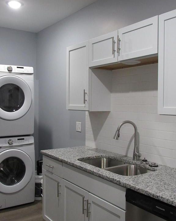 1st image of 708 E 26th St APT 1W