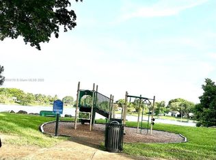 7439 Twin Sabal Dr, Miami Lakes, FL 33014