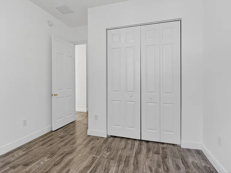 2515 Venetian Ct — Photo 27