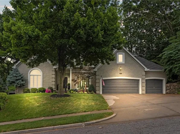 4709 N Hickory Ct, Kansas City, MO 64116