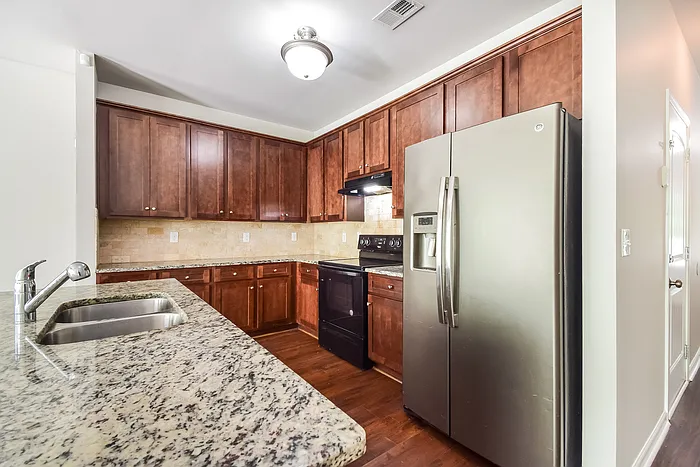 3253 Pennington Dr — Photo 9