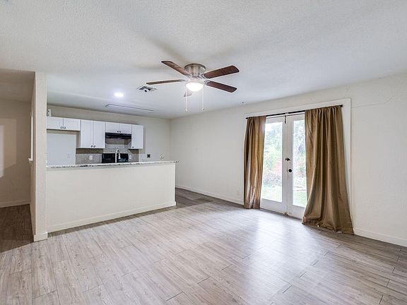 4th image of 546 N San Dario Ave