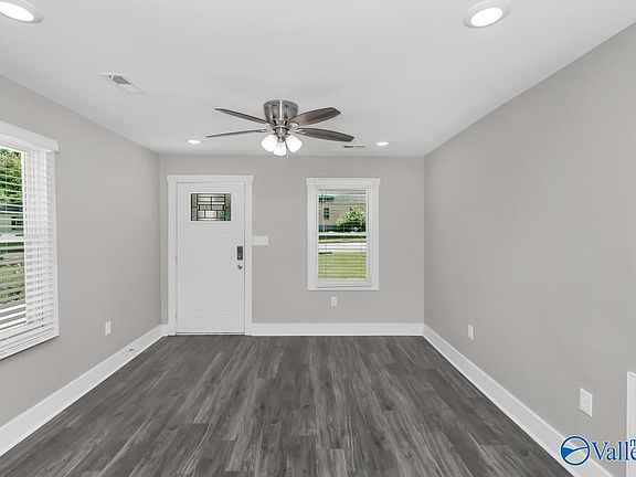 4th image of 908 Fairway Dr NW