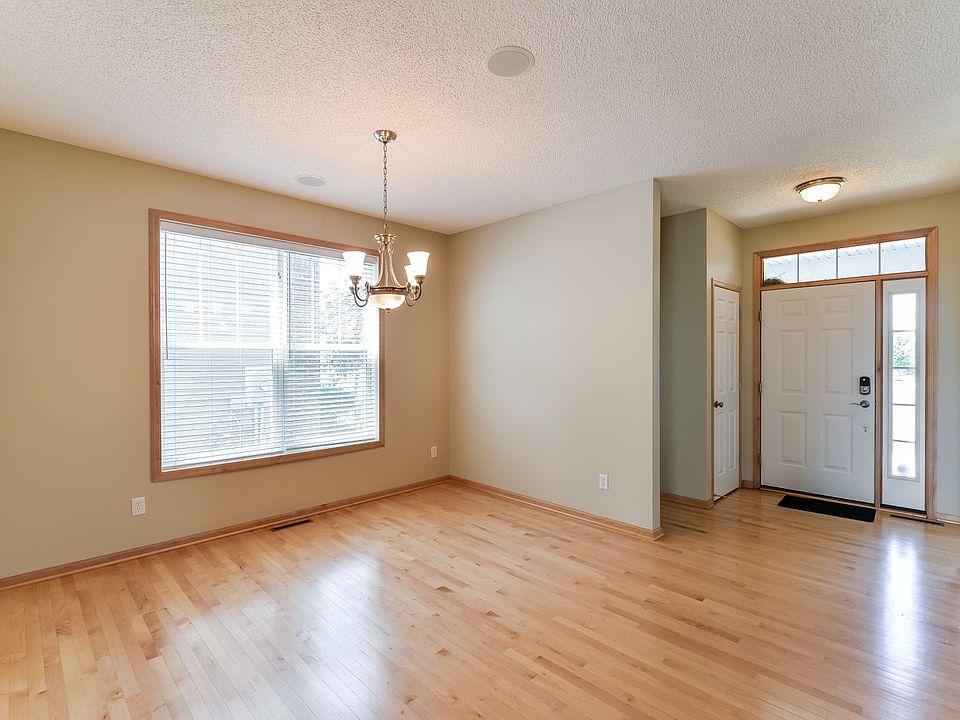 15842 Cobblestone Lake Pkwy, Apple Valley, MN 55124 Zillow