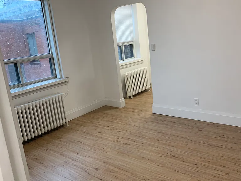 115 Eglinton Ave W #30 — Photo 9