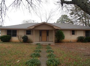 301 Oakhill St, Elkhart, TX
