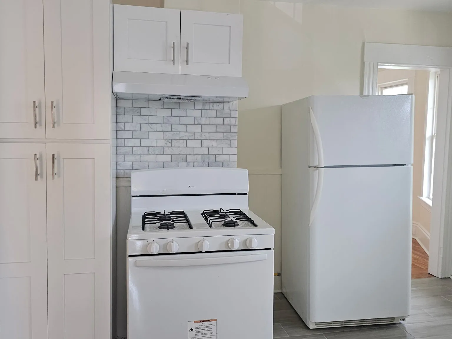 3 bed, 1200 sqft, $2,400 — Photo 4