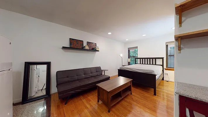 Rented by Bond New York | media 10