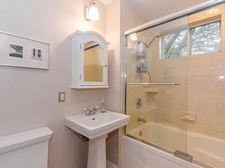 16 Primrose St #2 — Photo 9