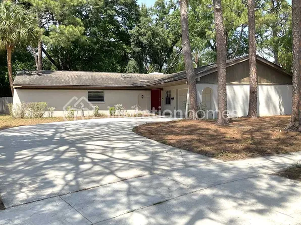 8001 W Pocahontas Ave, Tampa, FL 33615