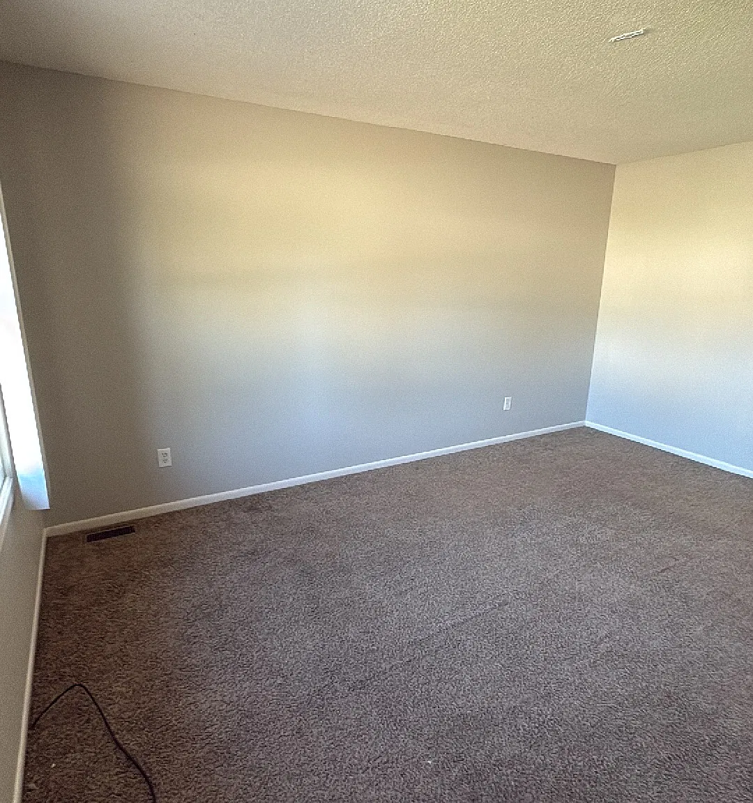 3 bed, 1.5 bath, 822 sqft, $1,225 — Photo 3