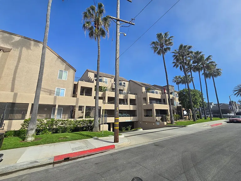 1200 Pacific Coast Hwy #303 — Photo 23