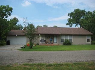 2730 4th Ave, Groves, TX 77619