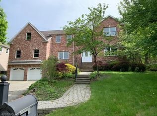 39 Thomas Ter, Wayne, NJ 07470
