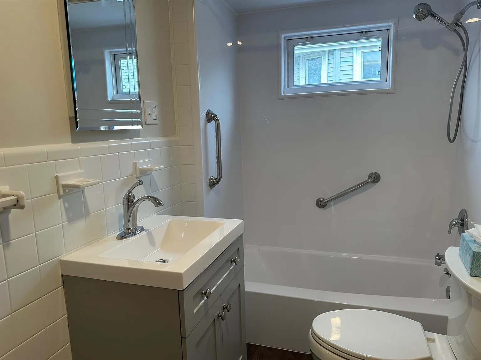 2 bed, 800 sqft, $3,200 — Photo 2